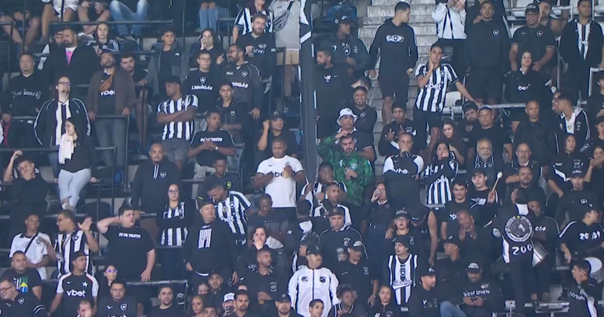 Botafogo enfrenta recorde negativo de público no Brasileirão 2026