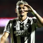 Botafogo estabelece metas de desempenho para renovação de contrato com Tiquinho Soares
