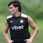 Botafogo finaliza detalhes para contratar Ferraresi em definitivo