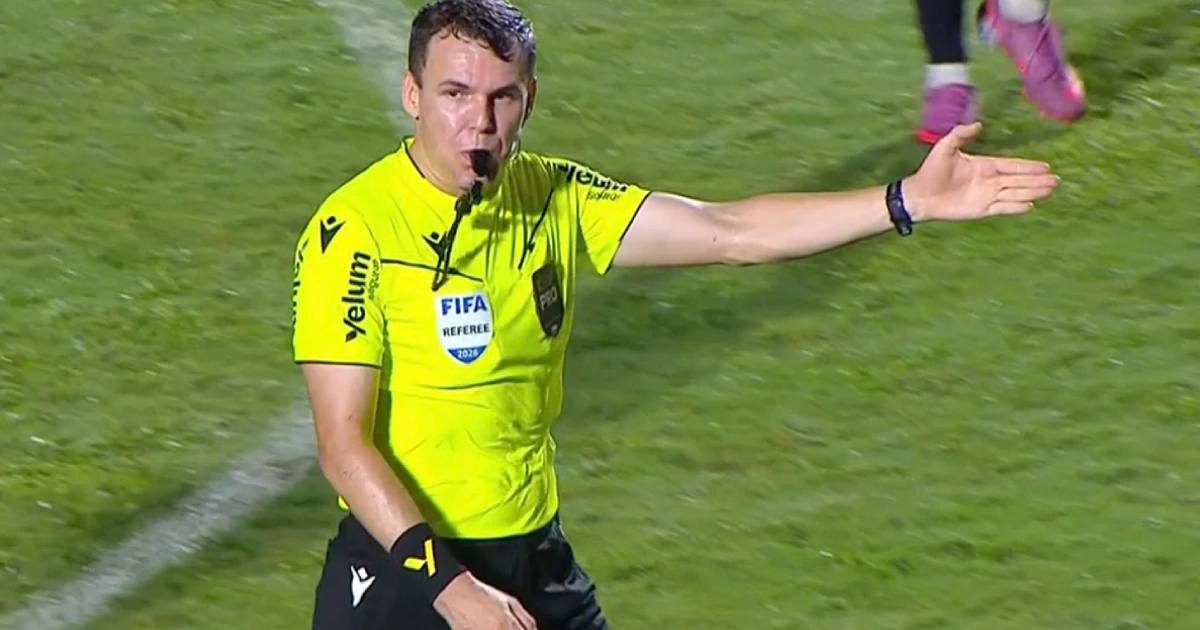 Botafogo formaliza queixa na CBF contra arbitragem após derrota para o Vitória