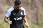 Botafogo mantém cautela e confirma ausência de Allan e Júnior Santos no clássico