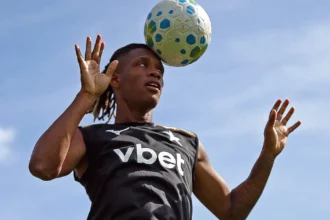 Botafogo mantém cautela sobre suposto interesse do Atalanta em Danilo