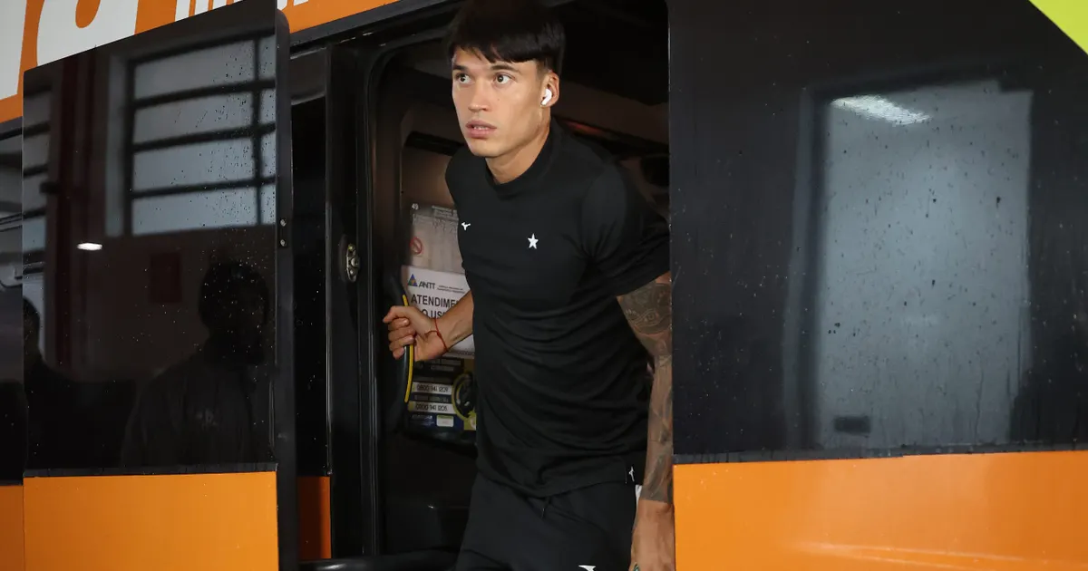 Botafogo mantém Joaquín Correa afastado apesar de impasse em negociações de saída