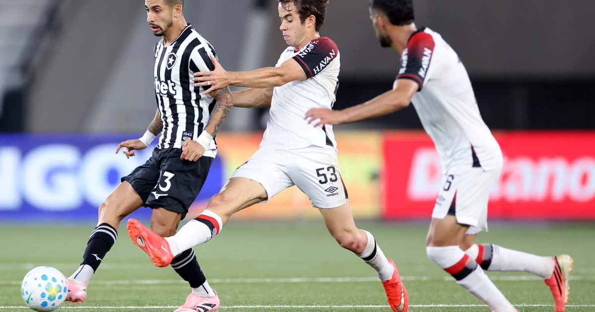 Botafogo mantém planejamento com jogadores em negociação no elenco