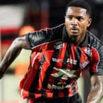 Botafogo monitora situação de Cacá para reforçar o setor defensivo