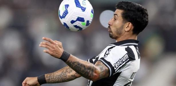 Botafogo negocia transferência de Santiago Rodríguez para o Columbus Crew