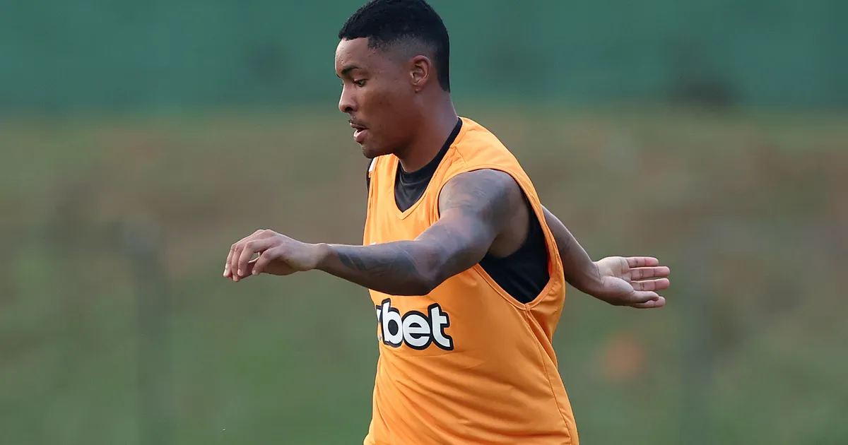 Botafogo oficializa rescisão de contrato com lateral Caio Roque