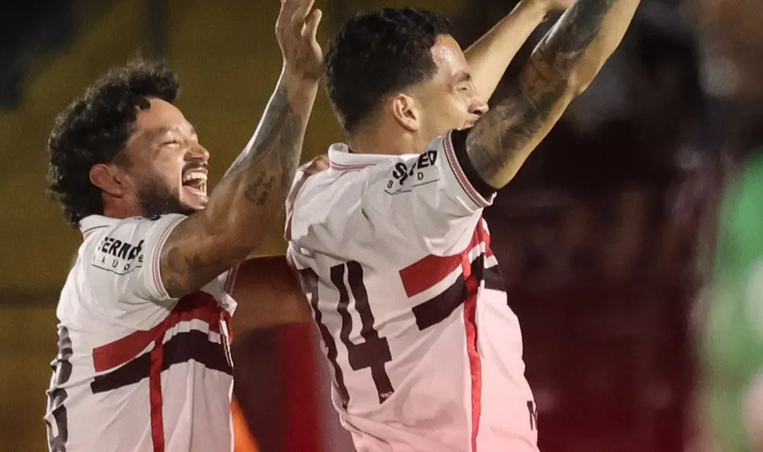 Botafogo-sp supera América-mg de virada e ganha fôlego na Série B