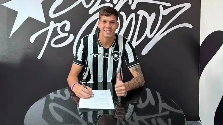 Botafogo supera concorrência e contrata atacante Matheus Henrique