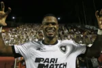 Botafogo sustenta invencibilidade de 12 anos contra o Vitória em seu próprio estádio