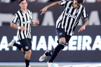 Botafogo tropeça diante do Fluminense e levanta questionamentos sobre escolhas táticas