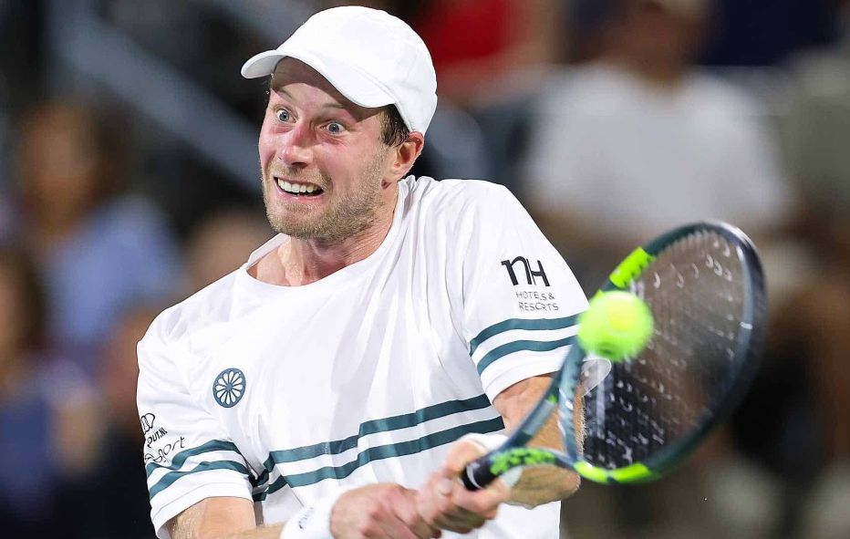 Botic van de Zandschulp elimina Medvedev e avança no Masters 1000 de Montréal