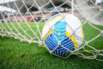 Brasileirão Feminino entra em fase decisiva com disputas acirradas por vaga e sobrevivência