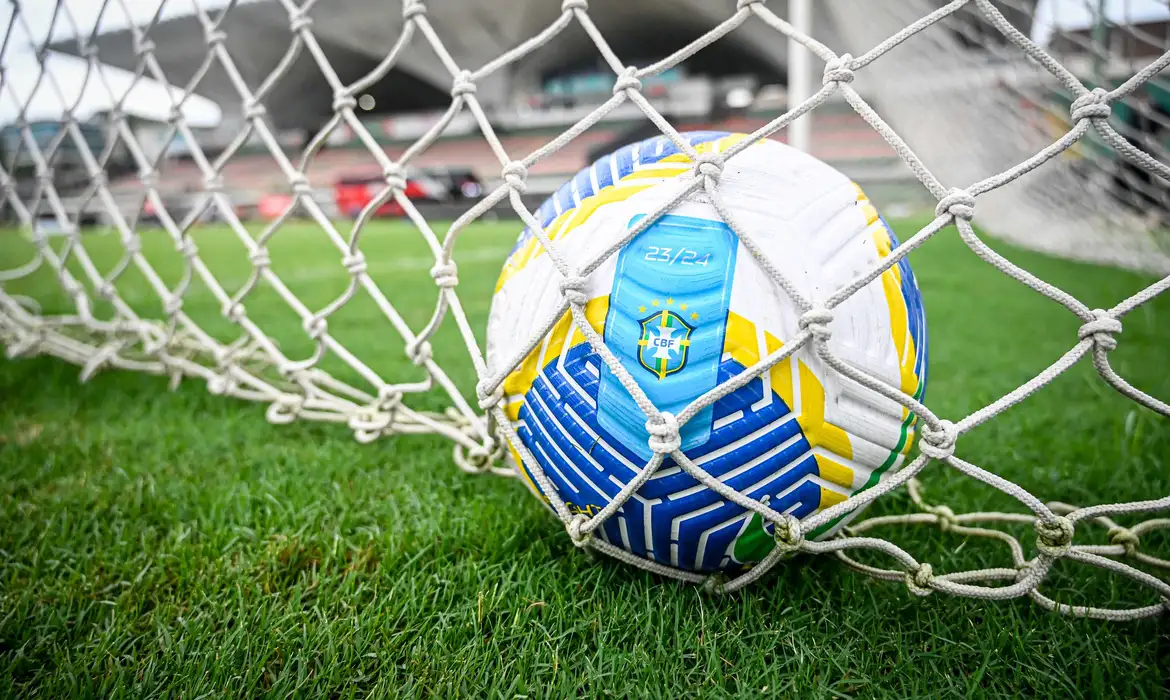 Brasileirão Feminino entra em fase decisiva com disputas acirradas por vaga e sobrevivência