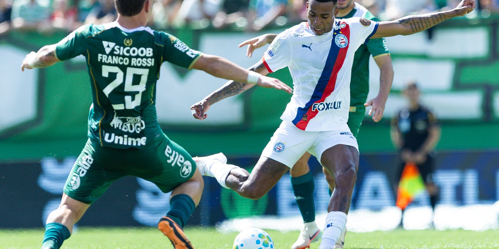 Brasileirão tem empate eletrizante entre Chapecoense e Bahia na Arena Condá