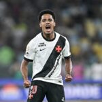 Brenner brilha no Maracanã e garante classificação do Vasco na Copa do Brasil