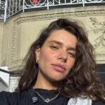 Bruna Linzmeyer demonstra apoio ao Vasco da Gama em visita a São Januário