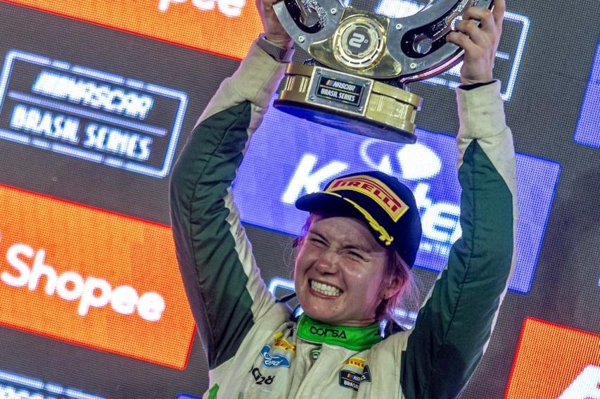 Bruna Tomaselli e Tata Calderón brilham em etapa noturna da Nascar Brasil em Cuiabá
