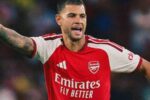Bruno Guimarães estreia com gol de pênalti em vitória do Arsenal sobre o Como