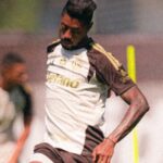 Bruno Henrique avança na recuperação e reforça Flamengo contra o Cruzeiro
