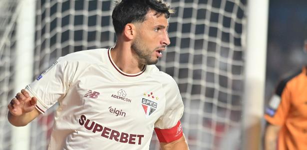 Calleri contesta arbitragem após empate do São Paulo contra o Coritiba