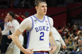 Card raro de Cooper Flagg gera disputa milionária entre leilão e benefícios da NBA