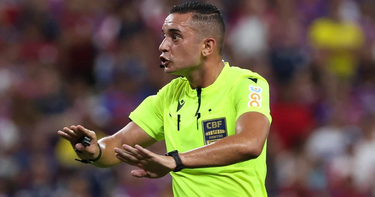 CBF define arbitragem para o confronto entre Botafogo e Athletico-pr no Brasileirão