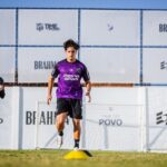 Ceará oficializa a contratação do atacante Lenny Lobato para a Série B
