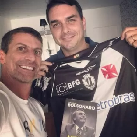 CGU apura repasse de R$ 4 milhões em emenda de Flávio Bolsonaro ao Vasco
