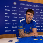 Chelsea oficializa a chegada de Pep Chavarria para reforçar a lateral esquerda