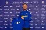 Chelsea oficializa a contratação do experiente meio-campista Jordan Henderson
