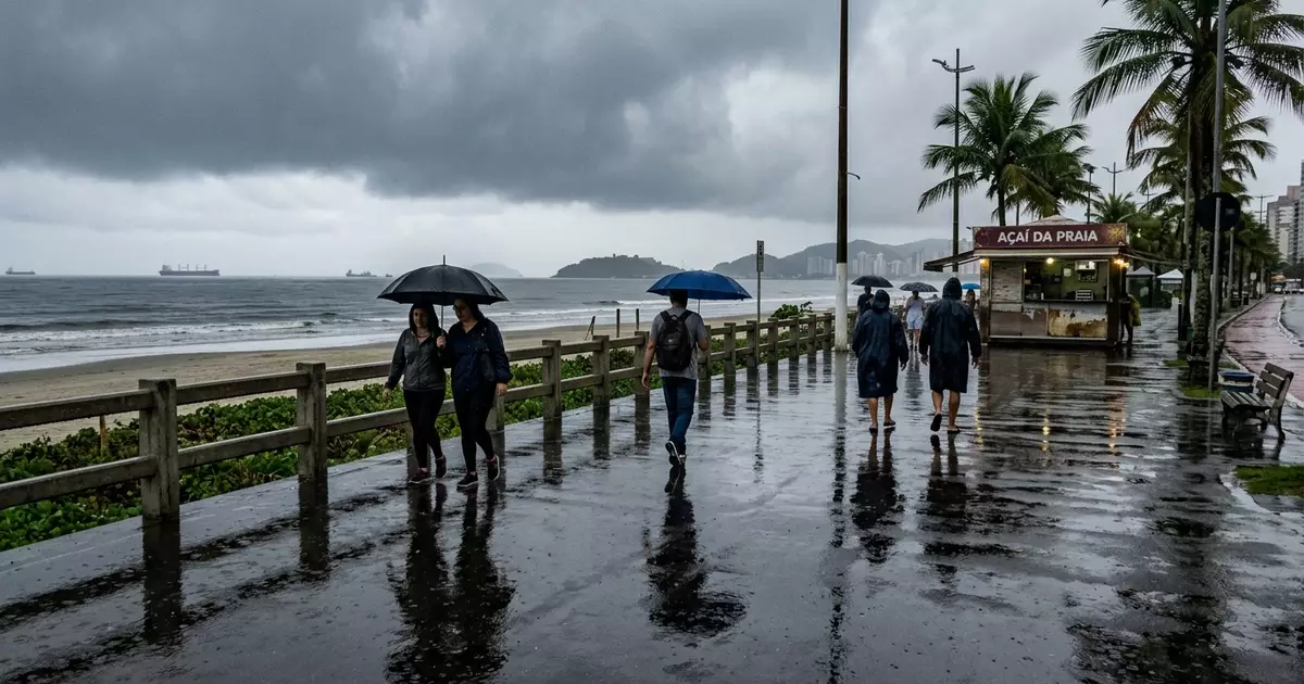 Chuva constante marca segunda-feira em Santos com temperaturas amenas