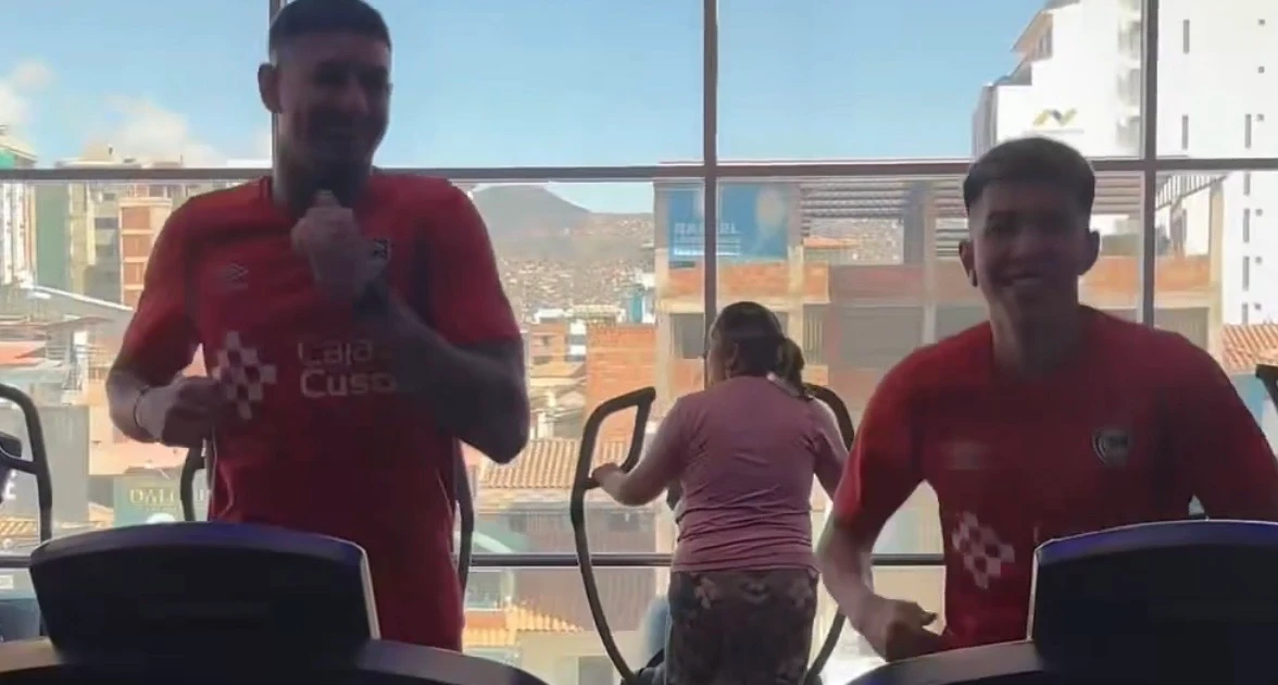 Cienciano surpreende ao realizar treino em academia de rede pública antes de duelo contra o Botafogo
