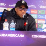 Comissão técnica do Botafogo ganha Marcelo Salles e Ronaldo Torres em treino no Nilton Santos