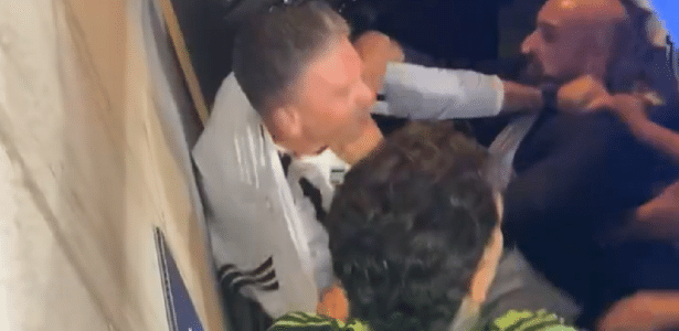 Confronto entre Lyon e Fenerbahçe termina em confusão generalizada na Liga dos Campeões