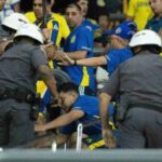 Confronto entre torcedores de Corinthians e Rosario Central termina em detenções