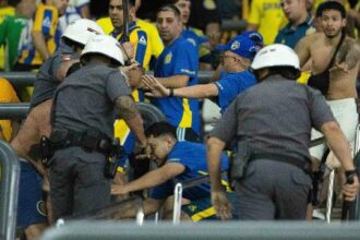 Confronto entre torcedores de Corinthians e Rosario Central termina em detenções