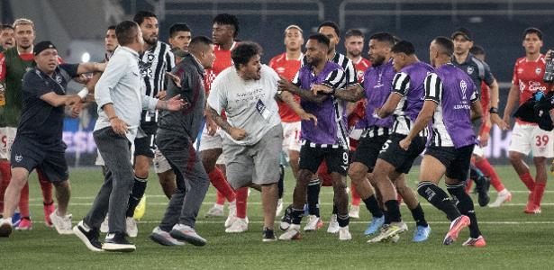 Confusão generalizada marca eliminação do Botafogo na Copa Sul-americana