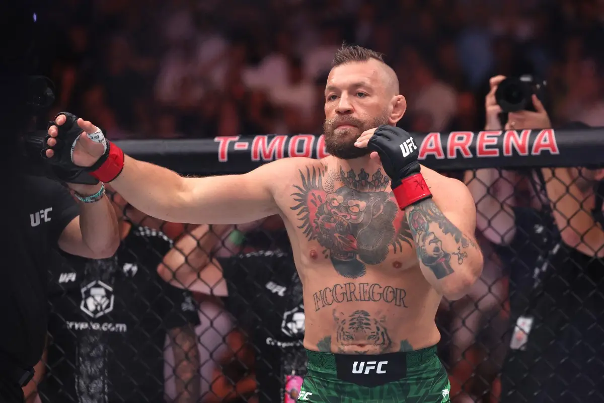 Conor Mcgregor inicia reabilitação após cirurgia no joelho visando retorno ao UFC