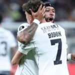 Corinthians avança na Libertadores com a marca da superação e do Terrão