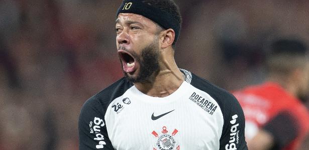 Corinthians busca acordo com Memphis Depay e estuda retomar negociações