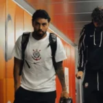 Corinthians chega a Porto Alegre para duelo decisivo contra o Internacional