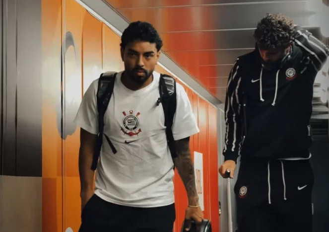 Corinthians chega a Porto Alegre para duelo decisivo contra o Internacional