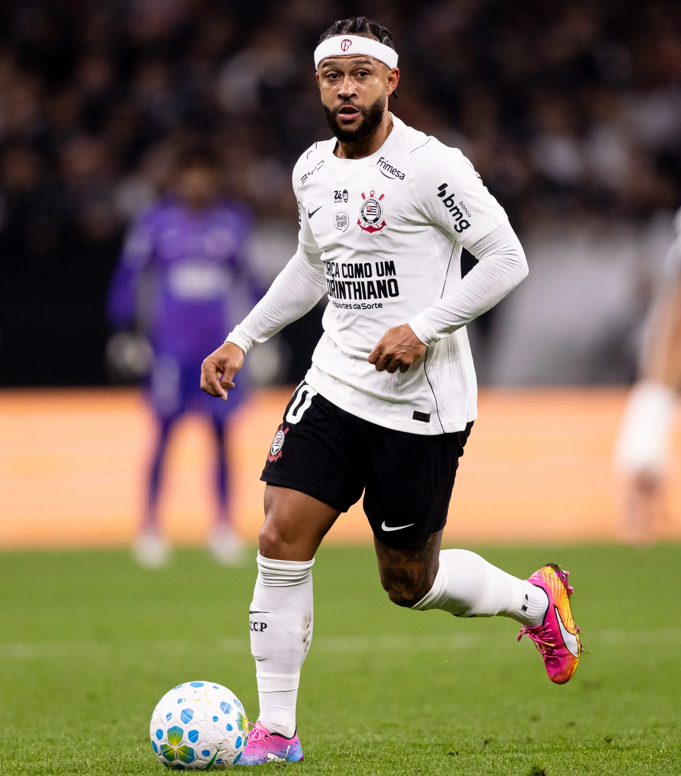 Corinthians define futuro de Memphis Depay em decisão crucial nesta terça-feira