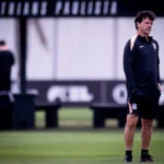 Corinthians embarca para duelo na Libertadores sem Memphis Depay