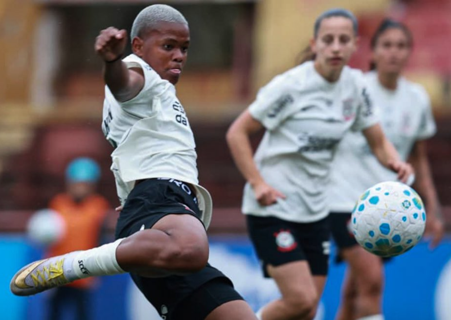 Corinthians firma compromisso para quitar atrasos com elenco feminino