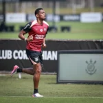 Corinthians inicia preparação para clássico com novidades no elenco