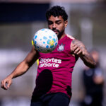 Corinthians intensifica preparação em treino focado no CT Joaquim Grava