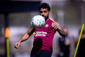 Corinthians intensifica preparação em treino focado no CT Joaquim Grava