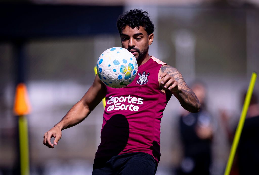 Corinthians intensifica preparação em treino focado no CT Joaquim Grava